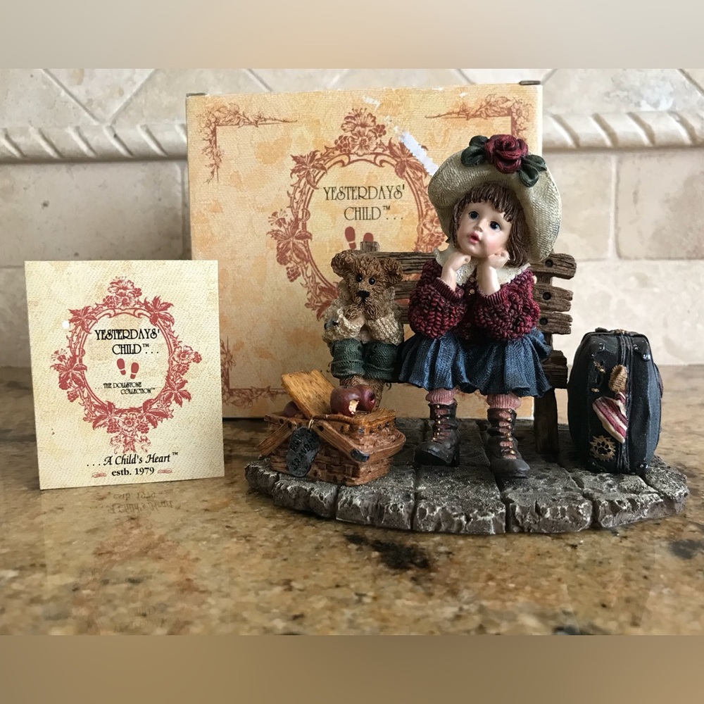 Boyds Collection Yesterday's Child Shannon and Wilson Wait’n for Grandma 1st Ed.